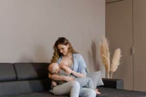 فوائد الرضاعة الطبيعية للطفل